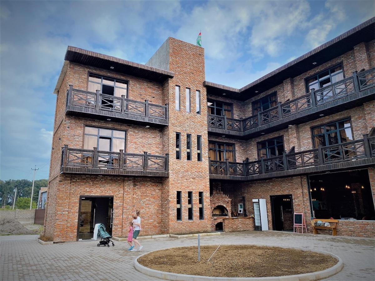 Gloriya Hotel Lidzava Exterior photo